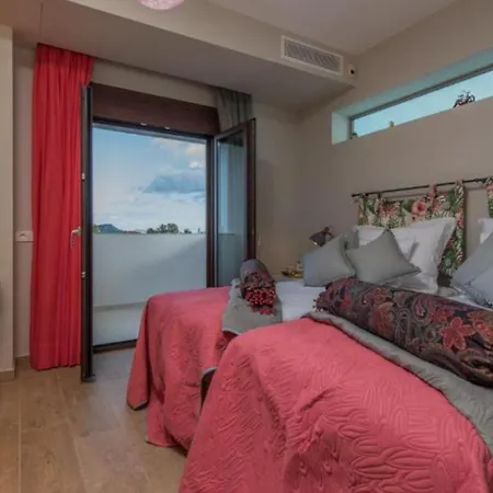Premium Zakynthos 5 Bedrooms Nezuko Spacious Furnished Sun Terrace Outdoor Dining And Sitting Area Private Outdoor Pool And, Sarakinádhon