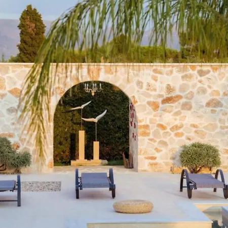 ヴィラ Premium Zakynthos 5 Bedrooms Nezuko Spacious Furnished Sun Terrace Outdoor Dining And Sitting Area Private Outdoor Pool And,