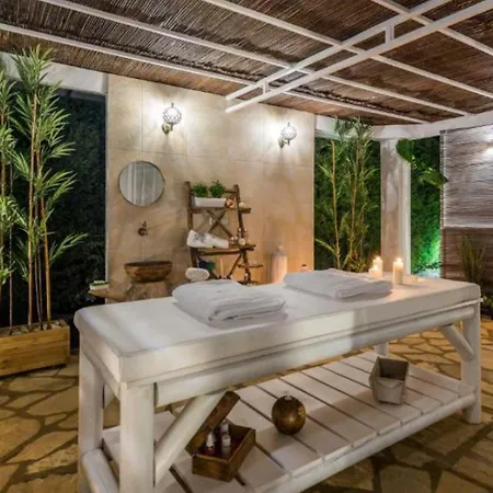 ヴィラ Premium Zakynthos 5 Bedrooms Nezuko Spacious Furnished Sun Terrace Outdoor Dining And Sitting Area Private Outdoor Pool And,
